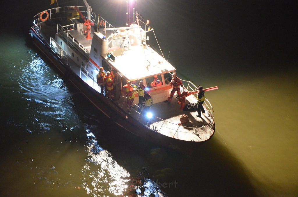 Einsatz BF Hoehenretter Koelner Seilbahn Hoehe Zoobruecke P2430.JPG